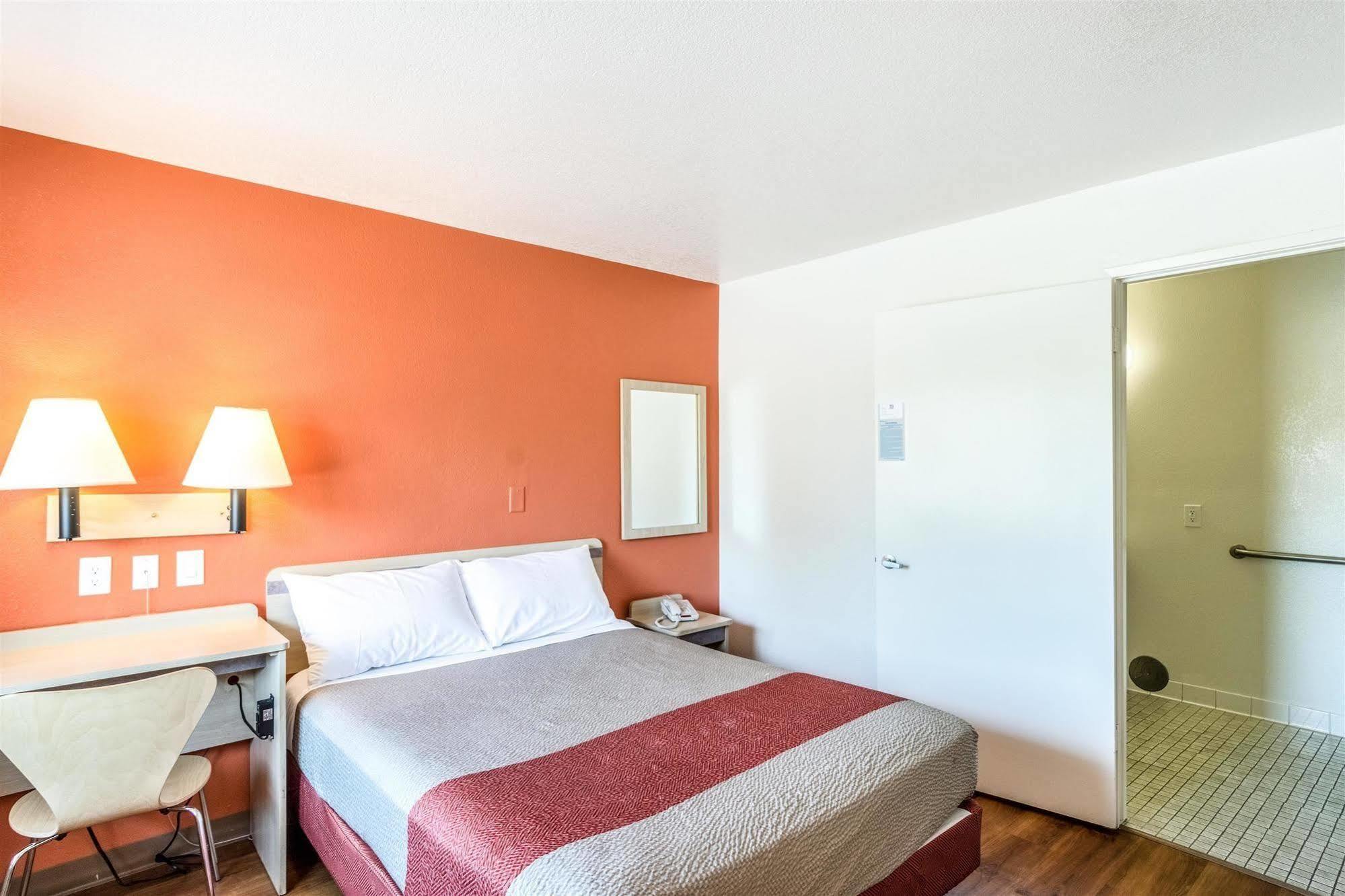 6-redding, Ca -