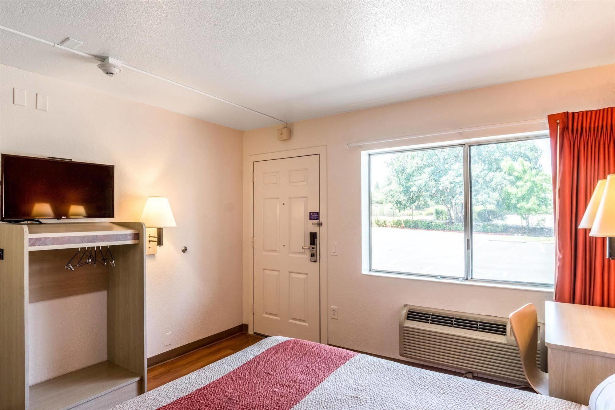 6-redding, Ca -